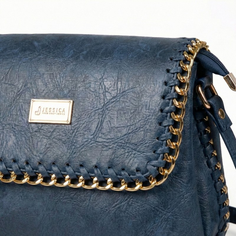  شنطة كروس جلد إيطالي مستورد لون كحلي مقاس 20×25 بسوست وإكسسوار مستورد